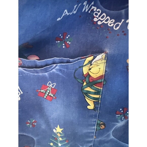 Disney Winnie The Pooh Tigger Christmas Scrub Top Womens V-Neck Pockets Medium - Picture 8 of 8
